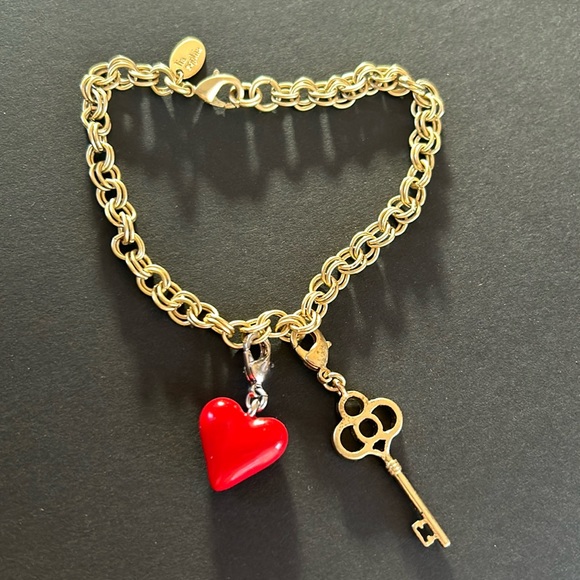 Lia Sophia Heart ❤️ & Key 🔑 Gold Charm Bracelet - Picture 3 of 6